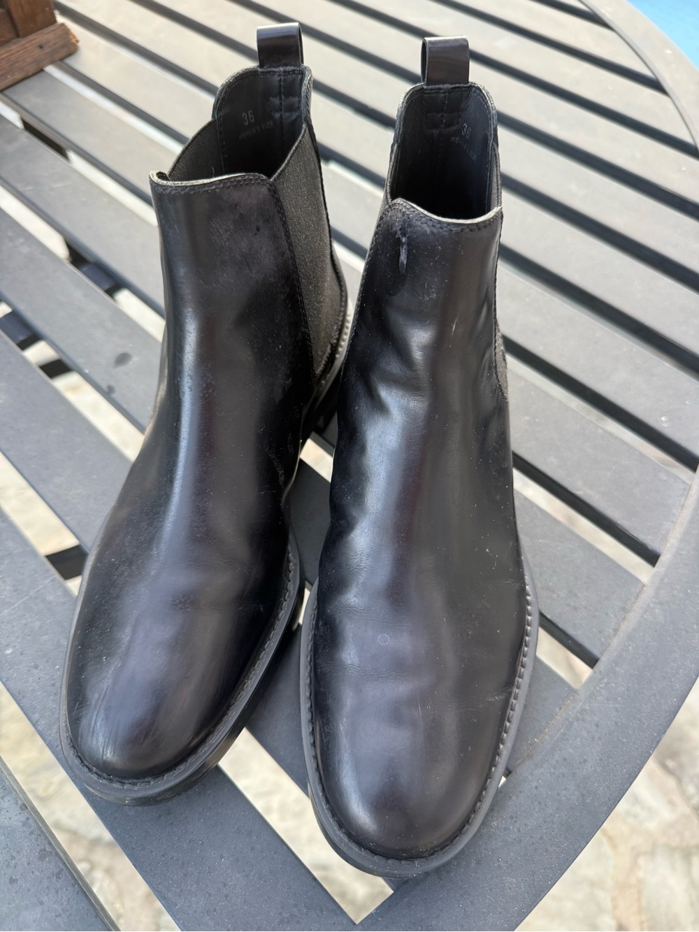 Tod’s Black Leather Chelsea Boots